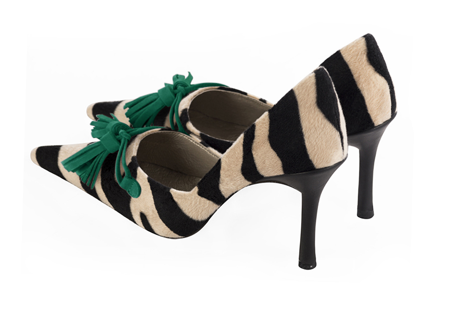 French elegance and refinement for these safari black and emerald green open arch dress pumps, 
                available in many subtle leather and colour combinations. The open cut of the sides and the very pointed end will remind you of the "Italian Touch"
For fans of originality. 
                Matching clutches for parties, ceremonies and weddings.   
                You can customize these shoes to perfectly match your tastes or needs, and have a unique model.  
                Choice of leathers, colours, knots and heels. 
                Wide range of materials and shades carefully chosen.  
                Rich collection of flat, low, mid and high heels.  
                Small and large shoe sizes - Florence KOOIJMAN